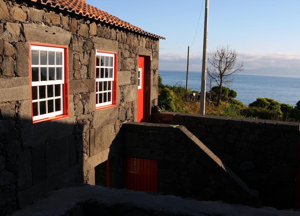 Casas Das Portas Do Mar E Das Portas Do Sol Sao Roque do Pico Bilik gambar