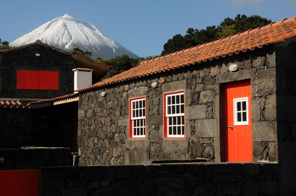 Casas Das Portas Do Mar E Das Portas Do Sol Sao Roque do Pico Bilik gambar